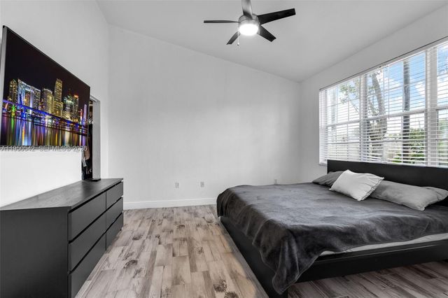 7980 S Aragon Boulevard 2, Sunrise, FL 33322