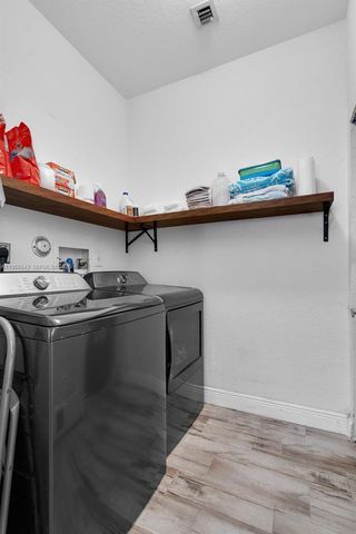7980 S Aragon Boulevard 2, Sunrise, FL 33322