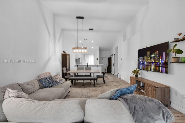 7980 S Aragon Boulevard 2, Sunrise, FL 33322