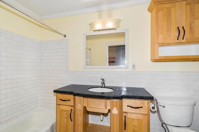 2507 Bryant Avenue S 204, Minneapolis, MN 55405