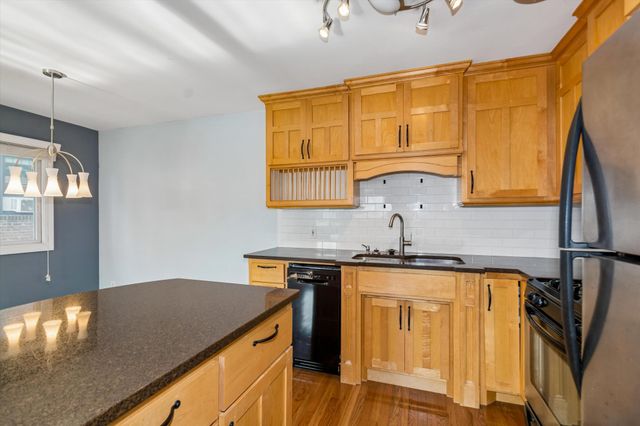 2507 Bryant Avenue S 204, Minneapolis, MN 55405