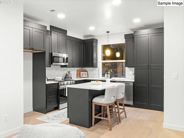 11076 Sw 61st Ave 4, Portland, OR 97219