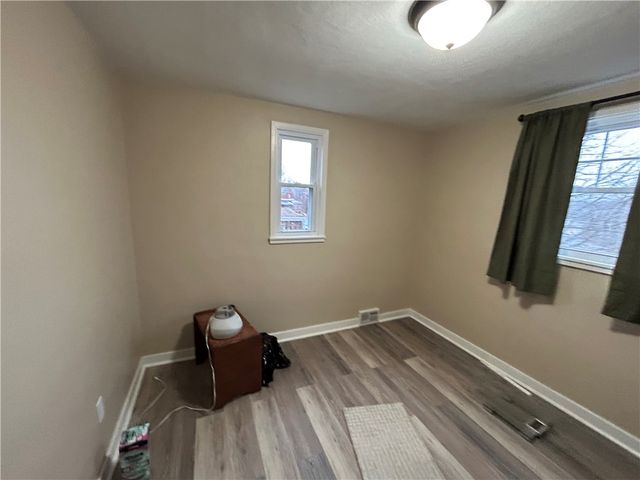 1581 Greencrest Dr, Brookline, PA 15226