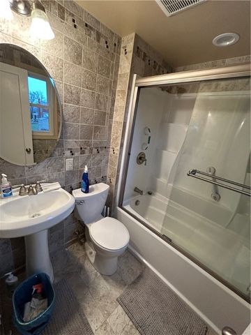 1581 Greencrest Dr, Brookline, PA 15226