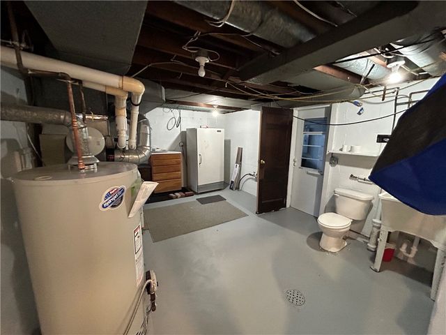 1581 Greencrest Dr, Brookline, PA 15226