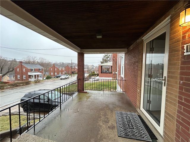 1581 Greencrest Dr, Brookline, PA 15226