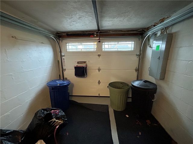 1581 Greencrest Dr, Brookline, PA 15226