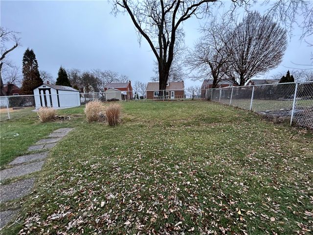 1581 Greencrest Dr, Brookline, PA 15226