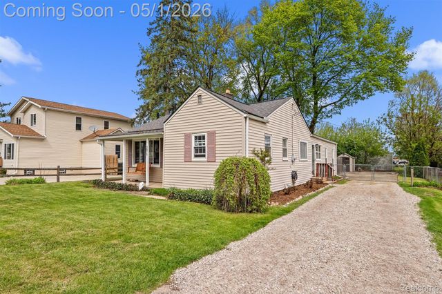 2875 Longview Avenue, Rochester Hills, MI 48307
