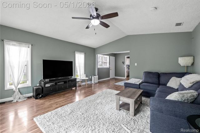 2875 Longview Avenue, Rochester Hills, MI 48307