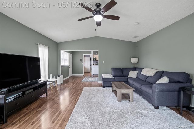 2875 Longview Avenue, Rochester Hills, MI 48307