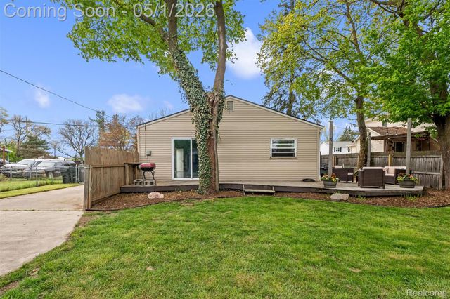 2875 Longview Avenue, Rochester Hills, MI 48307