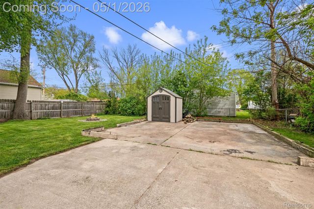 2875 Longview Avenue, Rochester Hills, MI 48307