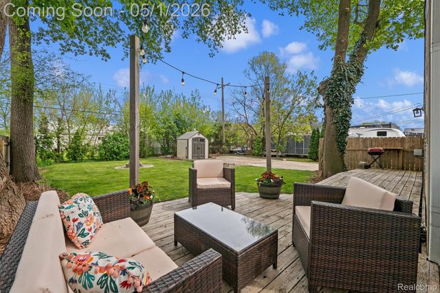 2875 Longview Avenue, Rochester Hills, MI 48307