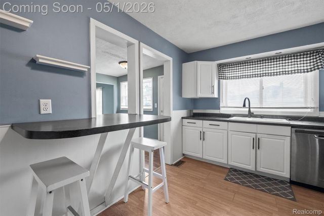 2875 Longview Avenue, Rochester Hills, MI 48307
