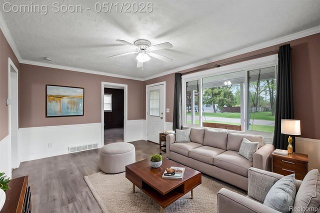 2875 Longview Avenue, Rochester Hills, MI 48307