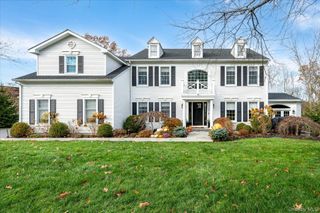 26 Hallocks Run, Somers, NY 10589