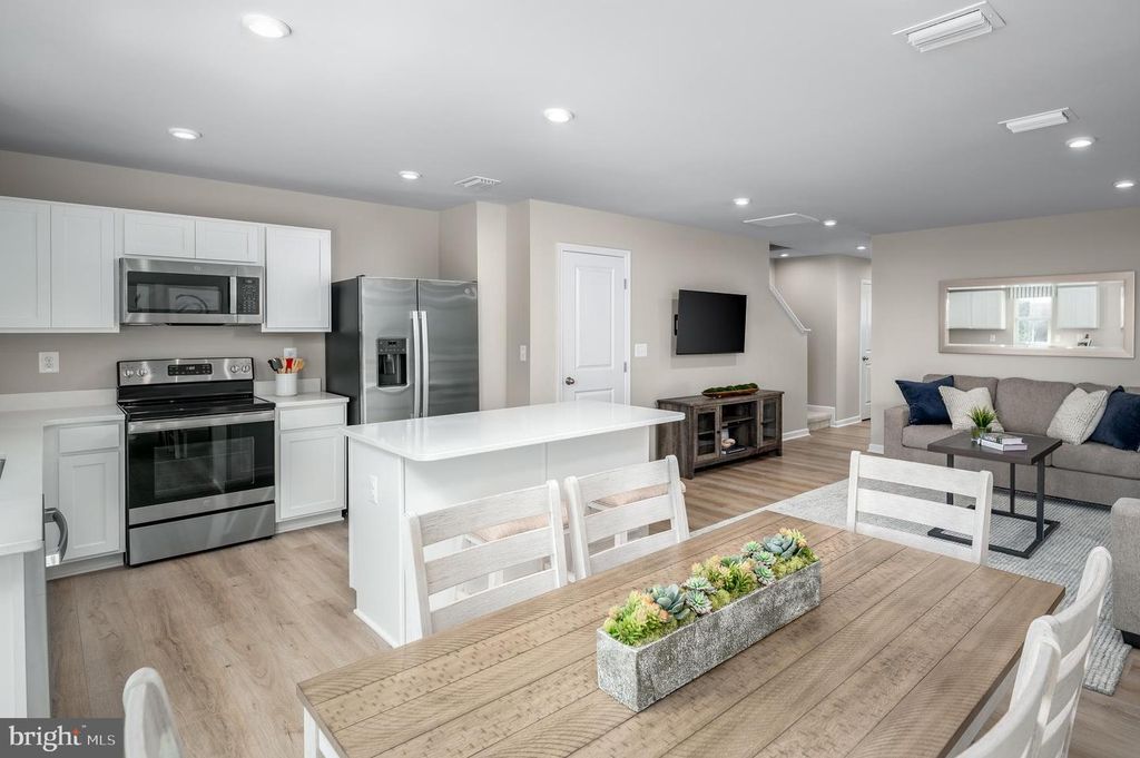 Image 6 of property listing at 61 BRECKENRIDGE DR, Hagerstown, MD 21740