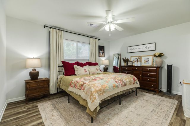 621 S Remington Drive, Angleton, TX 77515