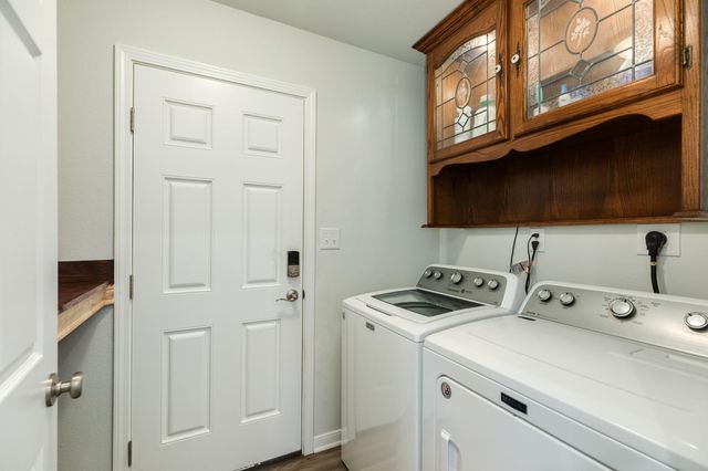 621 S Remington Drive, Angleton, TX 77515