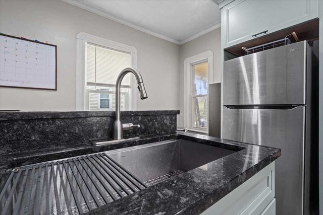 40 Duxbury Rd, Worcester, MA 01605