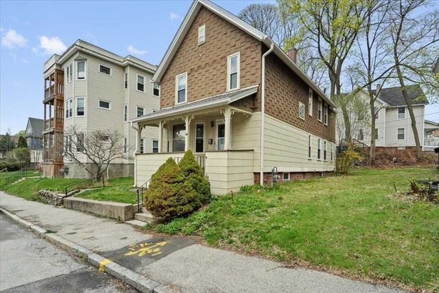 40 Duxbury Rd, Worcester, MA 01605