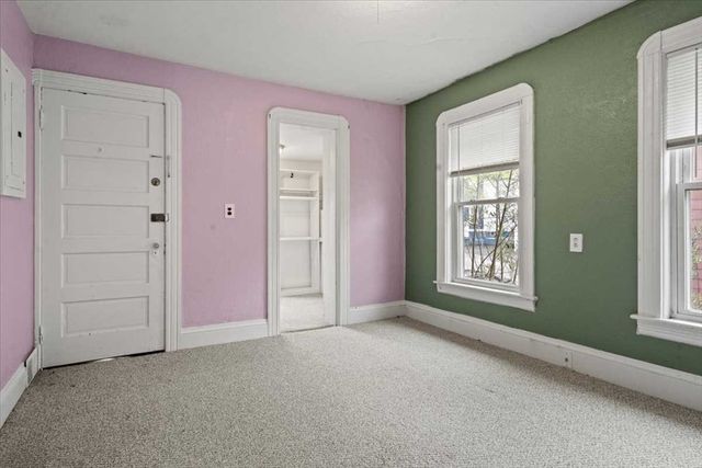 40 Duxbury Rd, Worcester, MA 01605