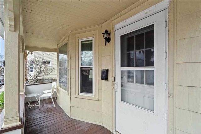 40 Duxbury Rd, Worcester, MA 01605