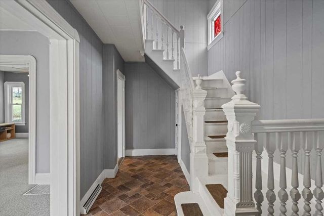 40 Duxbury Rd, Worcester, MA 01605