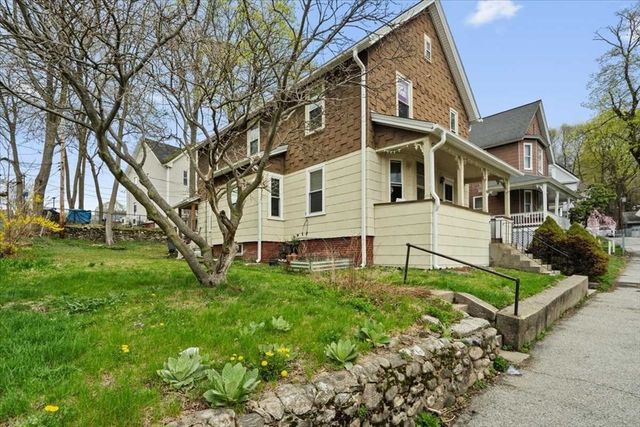 40 Duxbury Rd, Worcester, MA 01605