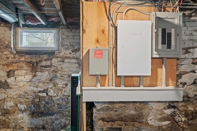 40 Duxbury Rd, Worcester, MA 01605