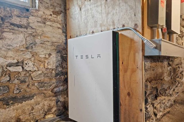 40 Duxbury Rd, Worcester, MA 01605