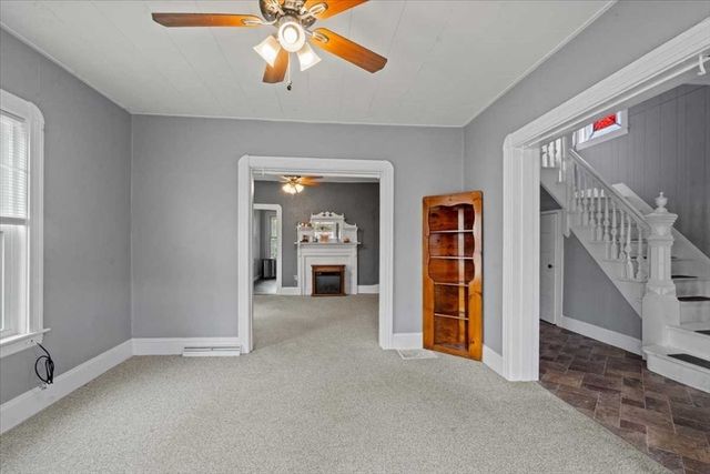 40 Duxbury Rd, Worcester, MA 01605