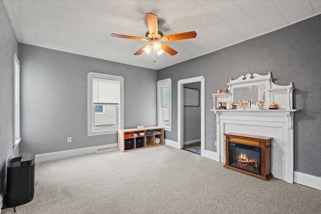 40 Duxbury Rd, Worcester, MA 01605