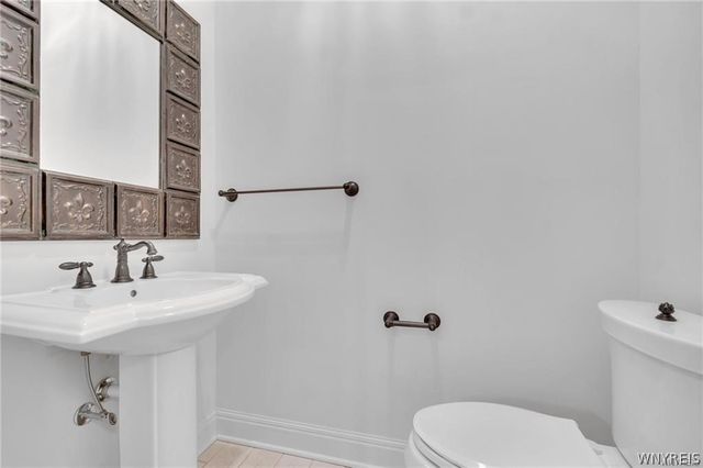 162 Hampton Hill Drive, Amherst, NY 14221