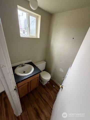 2323 99th Street E, Tacoma, WA 98445