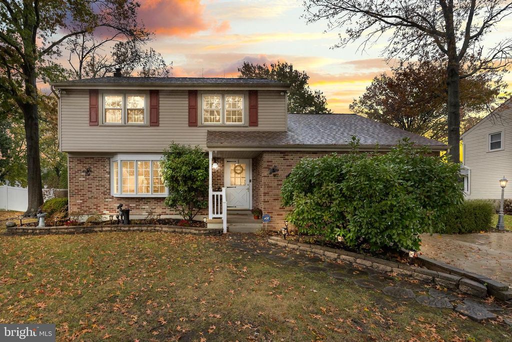 3 GLACIER DR, Cinnaminson, NJ 08077