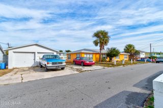 527 Eastwood Lane, Daytona Beach, FL 32118