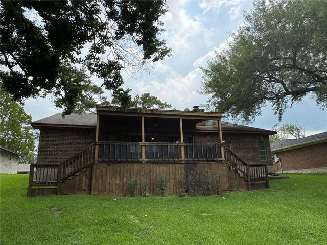3302 Tompkins Drive, Baytown, TX 77521