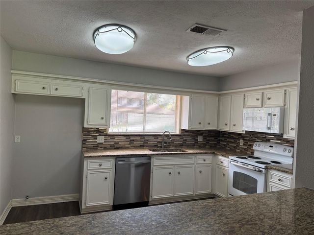 3302 Tompkins Drive, Baytown, TX 77521