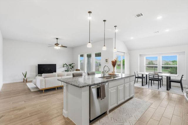 4054 Grove Valley Road, Midlothian, TX 76065