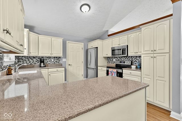 2435 Shorewood Drive, Lebanon, IN 46052