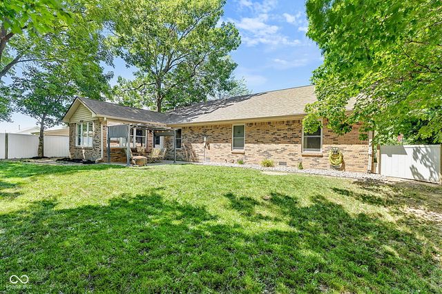 2435 Shorewood Drive, Lebanon, IN 46052