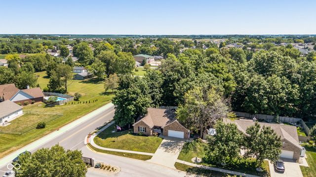 2435 Shorewood Drive, Lebanon, IN 46052