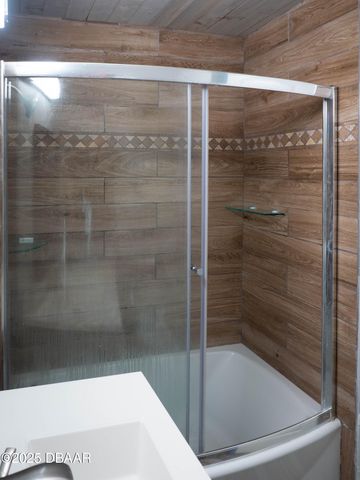 1735 S Palmetto Avenue, South Daytona, FL 32119