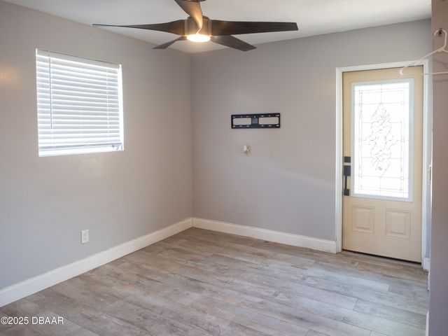 1735 S Palmetto Avenue, South Daytona, FL 32119