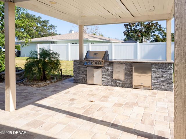 1735 S Palmetto Avenue, South Daytona, FL 32119