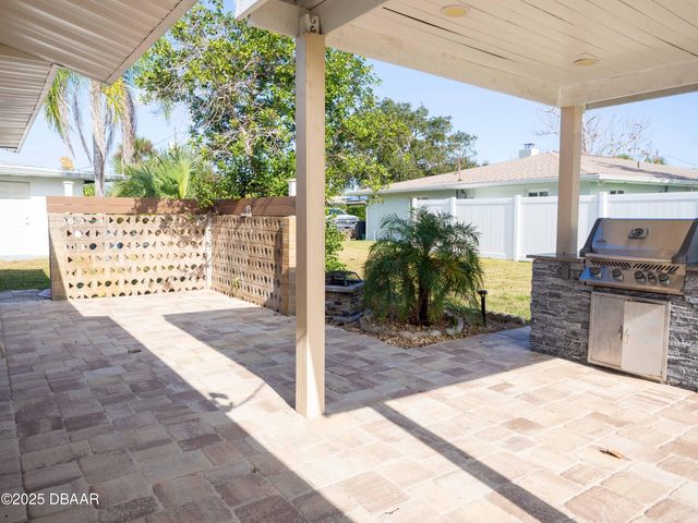 1735 S Palmetto Avenue, South Daytona, FL 32119