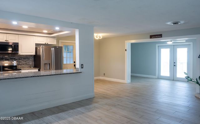 1735 S Palmetto Avenue, South Daytona, FL 32119