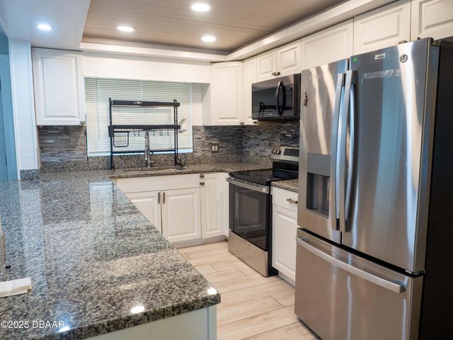 1735 S Palmetto Avenue, South Daytona, FL 32119